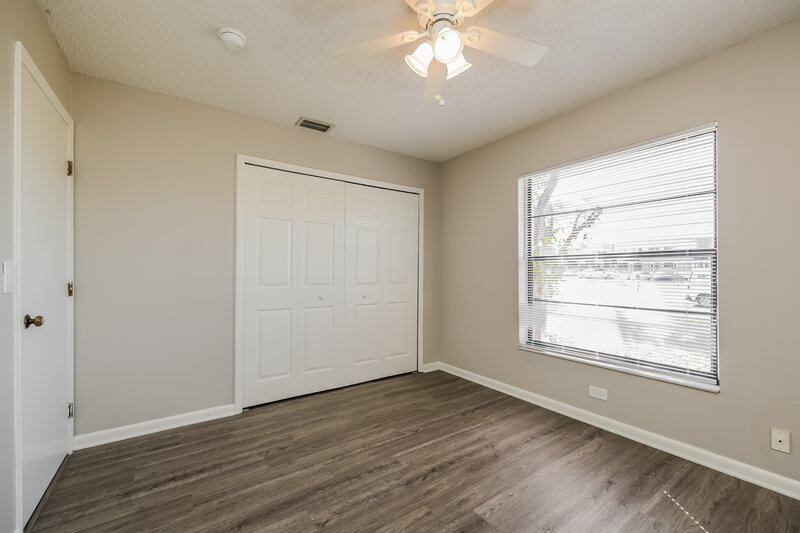 1,700/Mo, 225 SW 35th ST Cape Coral, FL 33914 Main Bedroom View 2