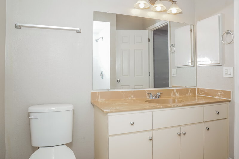 1,460/Mo, 23194 Rye AVE Port Charlotte, FL 33980 Main Bathroom View 2