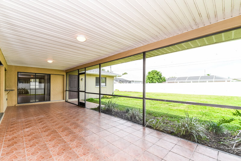 2,465/Mo, 1327 SE 1st ST Cape Coral, FL 33990 Sun Room View