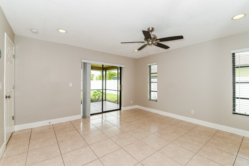 2,465/Mo, 1327 SE 1st ST Cape Coral, FL 33990 Main Bedroom View 2