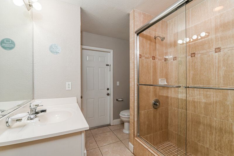 2,465/Mo, 1327 SE 1st ST Cape Coral, FL 33990 Bathroom View