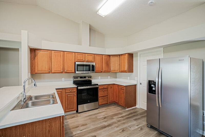 2,150/Mo, 72 Long Meadow Ln Rotonda West, FL 33947 Kitchen View