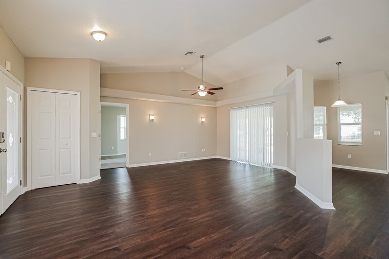 2,150/Mo, 72 Long Meadow Ln Rotonda West, FL 33947 Family Room View 2