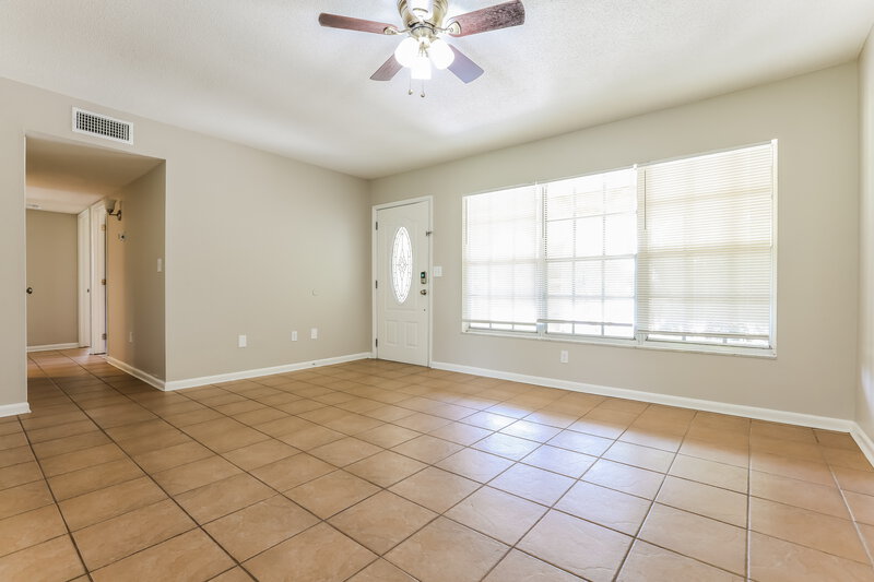 1,715/Mo, 20094 Lorenzo Ave Port Charlotte, FL 33952 Living Room View 2