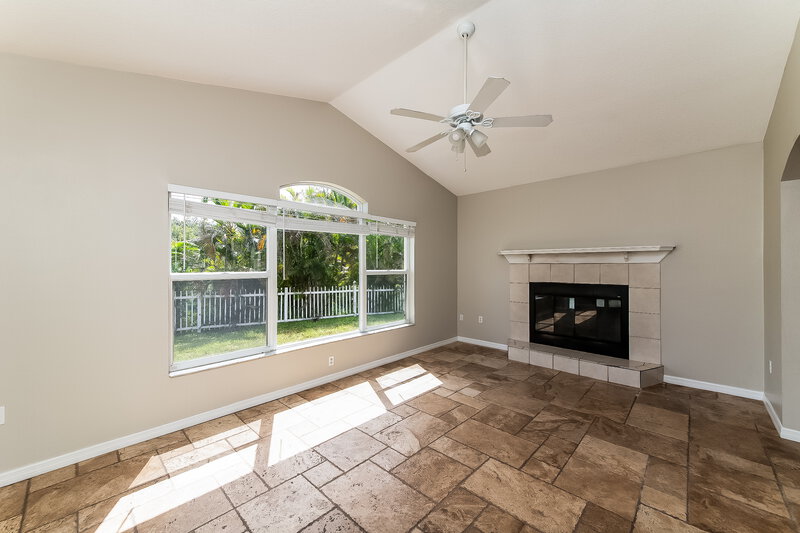 2,470/Mo, 4711 E 69Th Ct Palmetto, FL 34221 Living Room View