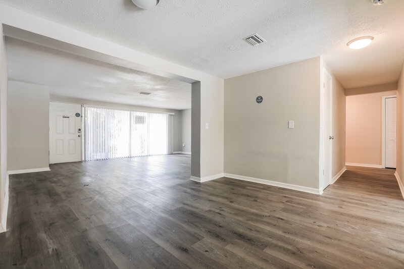 2,880/Mo, 1882 Neptune Drive Englewood, FL 34223 Living Room View
