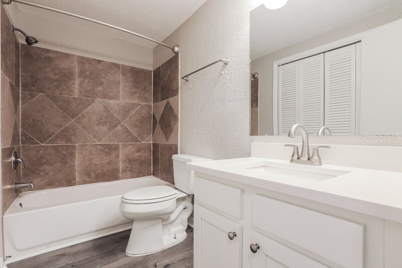 2,880/Mo, 1882 Neptune Drive Englewood, FL 34223 Bathroom View