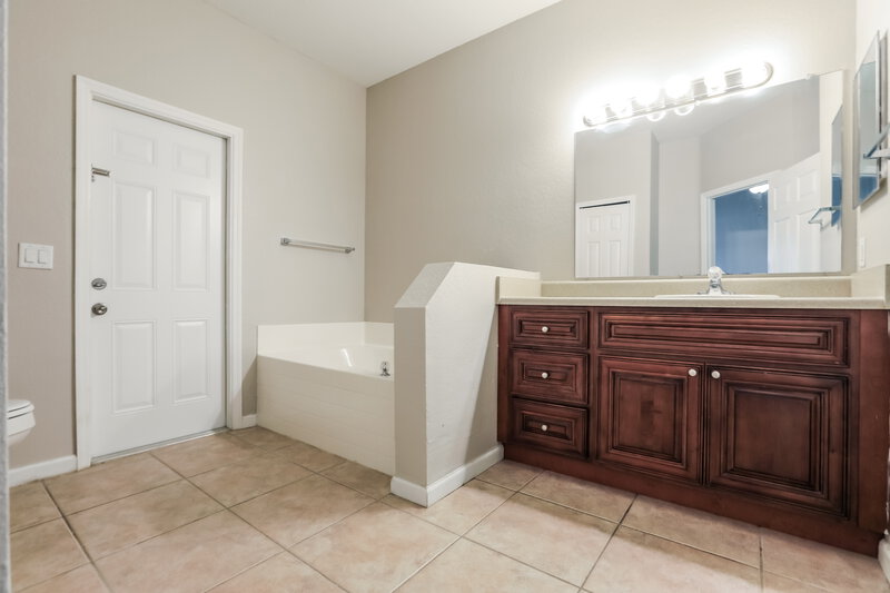 2,420/Mo, 15385 Lakeland Cir Port Charlotte, FL 33981 Main Bathroom View