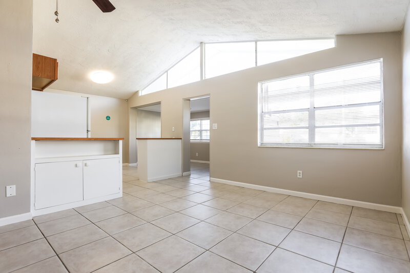 1,960/Mo, 2360 Novus Street Sarasota, FL 34237 Dining Room View 2