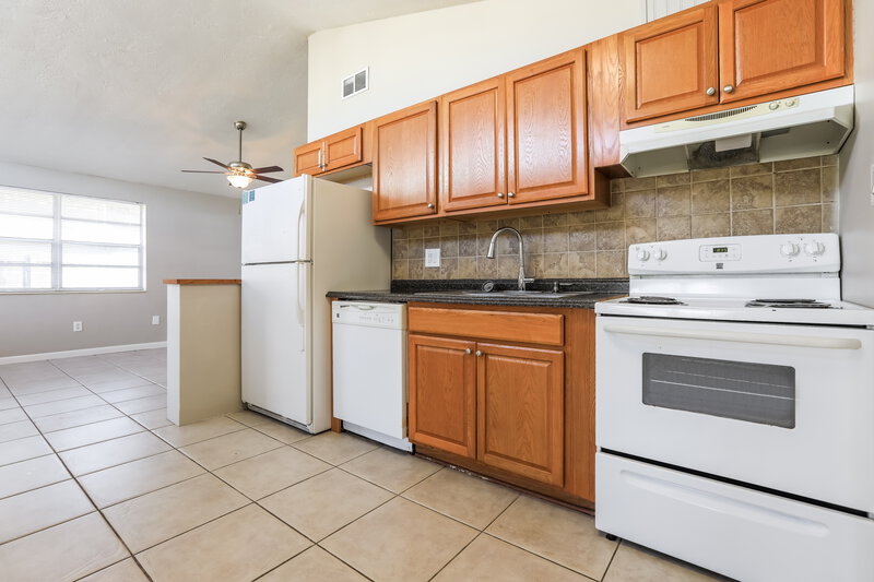 1,960/Mo, 2360 Novus Street Sarasota, FL 34237 Kitchen View 2