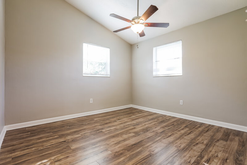 1,960/Mo, 2360 Novus Street Sarasota, FL 34237 Main Bedroom View 2