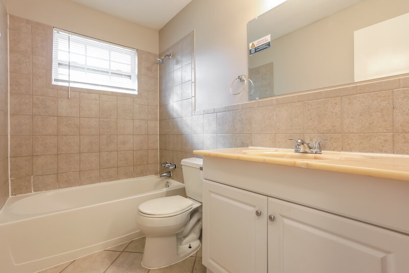 1,960/Mo, 2360 Novus Street Sarasota, FL 34237 Bathroom View