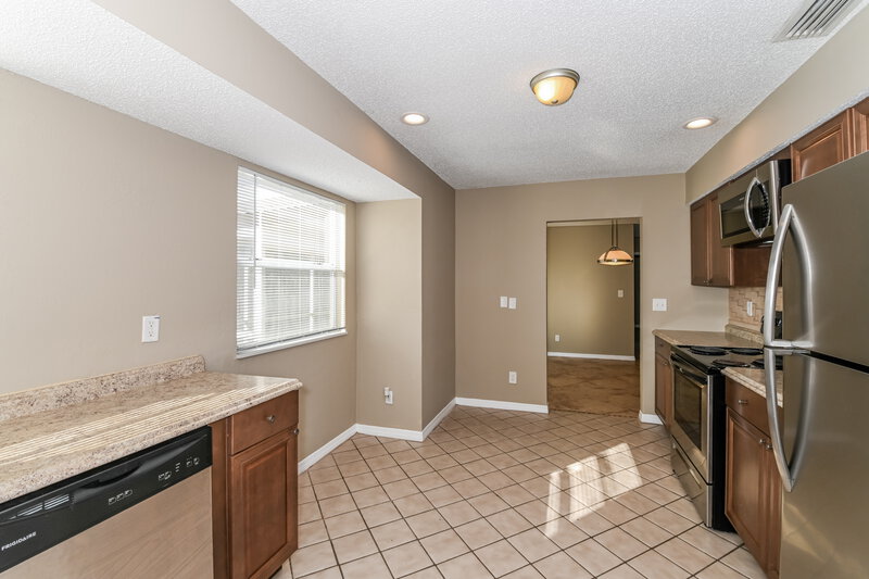 2,450/Mo, 8430 Caloosa Rd Fort Myers, FL 33967 Kitchen View 3