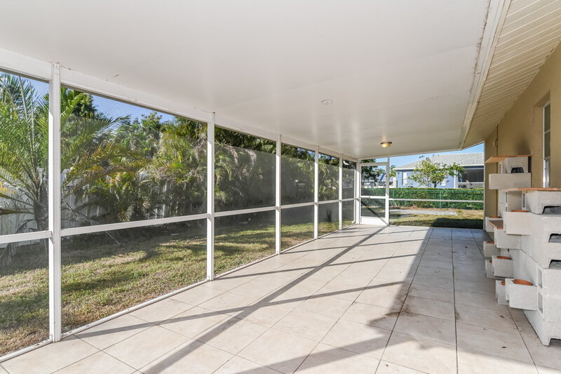 2,450/Mo, 8430 Caloosa Rd Fort Myers, FL 33967 Sun Room View