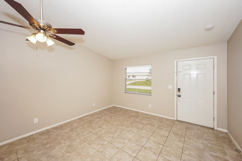 1,540/Mo, 7072 Bougainvillea St Englewood, FL 34224 Living Room View