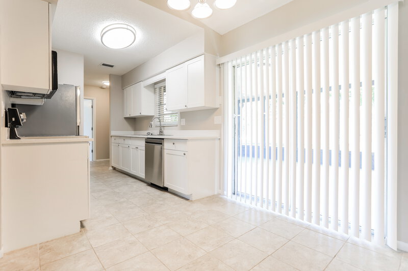 1,850/Mo, 7072 Bougainvillea St Englewood, FL 34224 Dining Room View 2