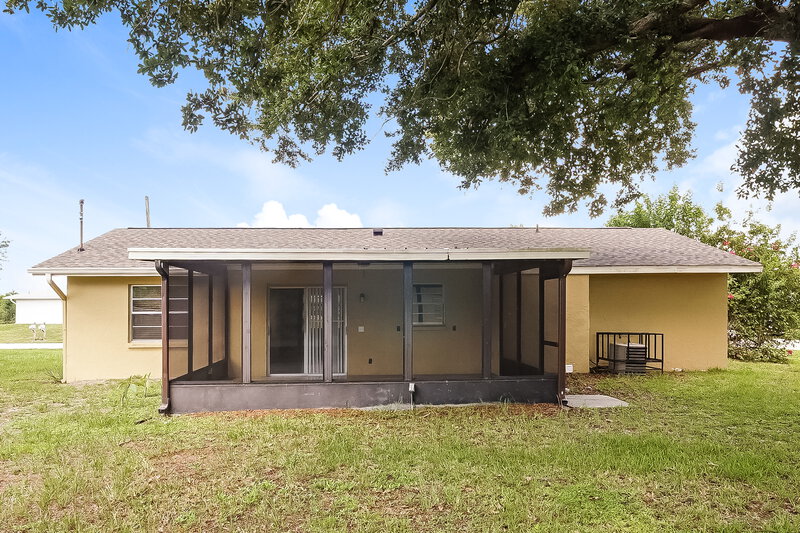 1,540/Mo, 7072 Bougainvillea St Englewood, FL 34224 Rear View
