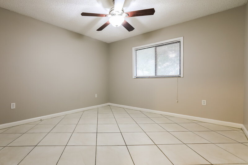 2,500/Mo, 2473 Guthrie Cir Sarasota, FL 34235 Bedroom View 3