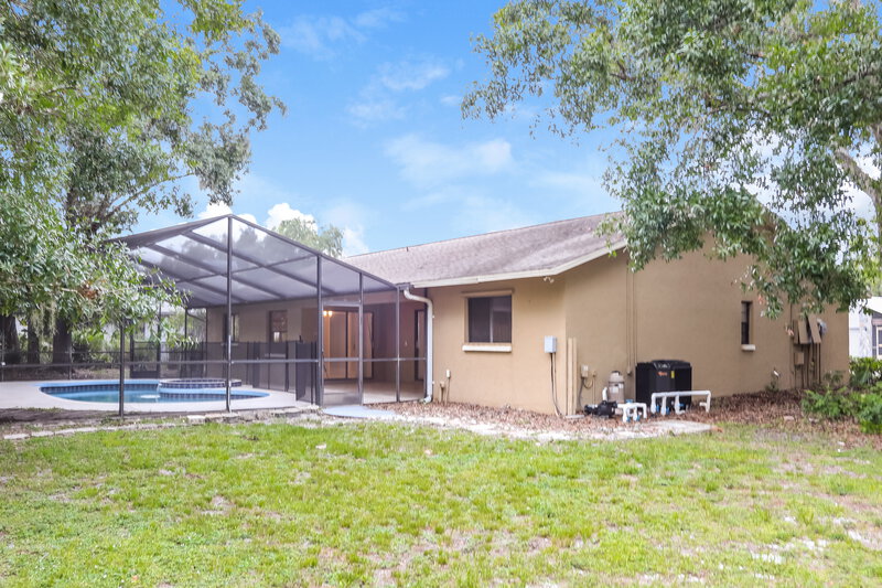 2,500/Mo, 2473 Guthrie Cir Sarasota, FL 34235 Rear View