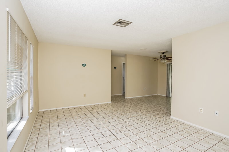 2,295/Mo, 1385 Georgetowne Cir Sarasota, FL 34232 Living Room View