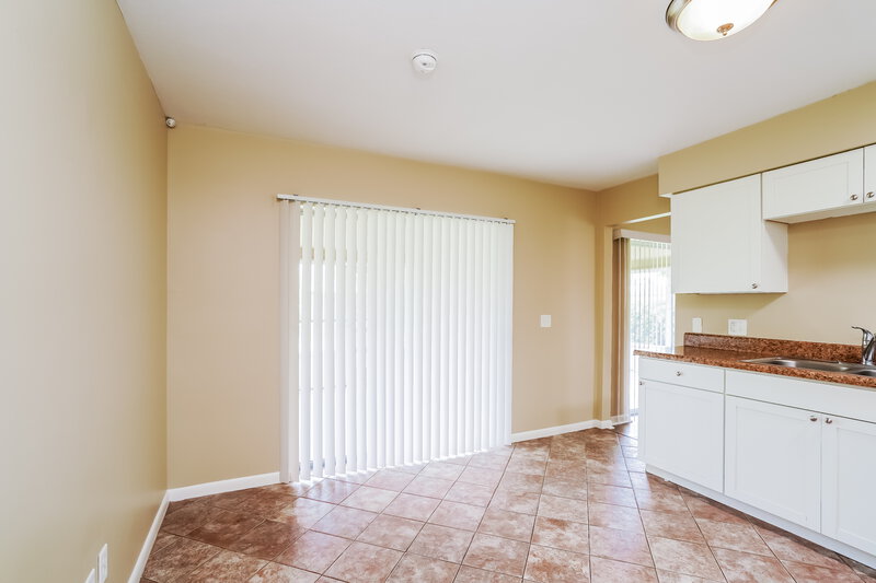 1,690/Mo, 1415 SE 15th ST Cape Coral, FL 33990 Kitchen View