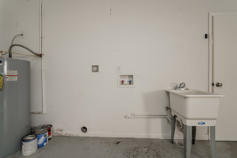 1,690/Mo, 1415 SE 15th ST Cape Coral, FL 33990 Laundry Room View