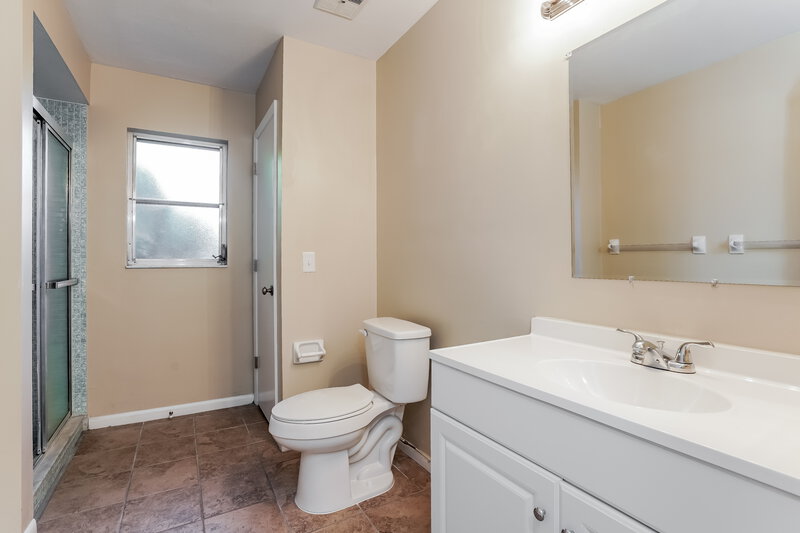 1,690/Mo, 1415 SE 15th ST Cape Coral, FL 33990 Bathroom View 2