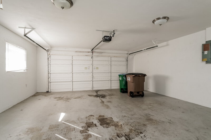 1,690/Mo, 1415 SE 15th ST Cape Coral, FL 33990 Garage View