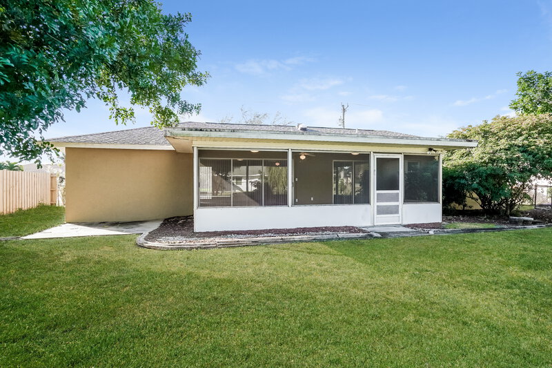 1,690/Mo, 1415 SE 15th ST Cape Coral, FL 33990 Rear View 2