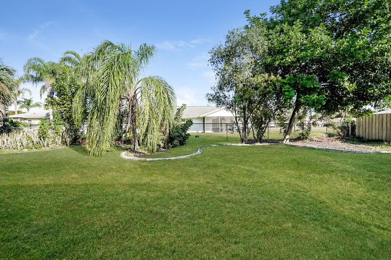 1,690/Mo, 1415 SE 15th ST Cape Coral, FL 33990 Exterior View 2