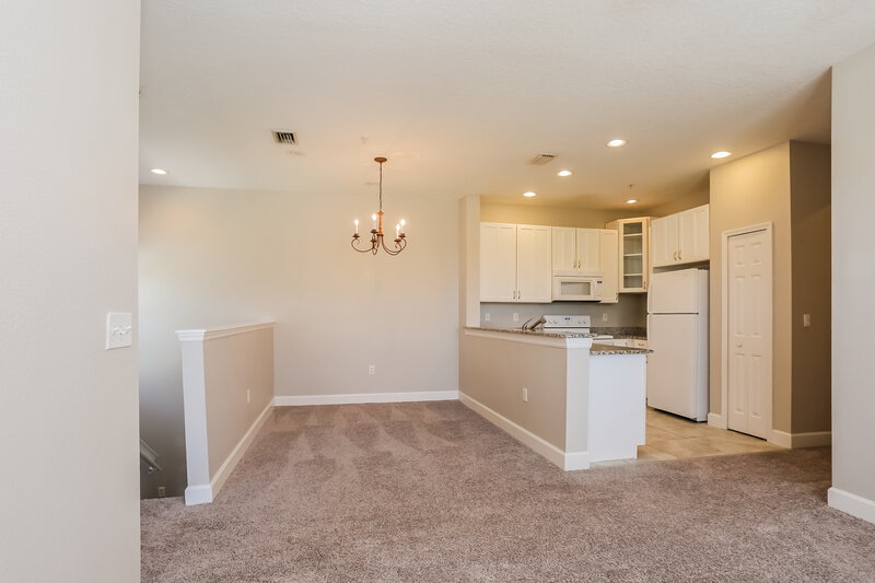 0/Mo, 4205 Via Piedra Cir. Sarasota, FL 34233 Dining Room View