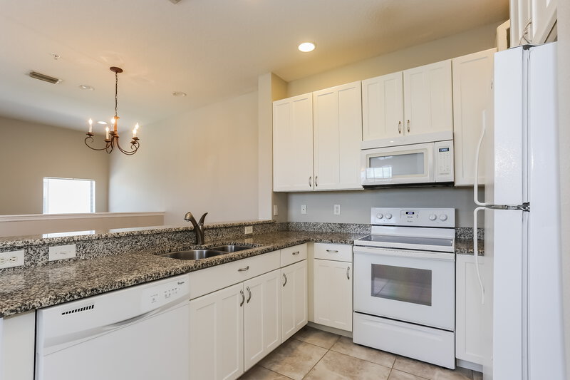 0/Mo, 4205 Via Piedra Cir. Sarasota, FL 34233 Kitchen View