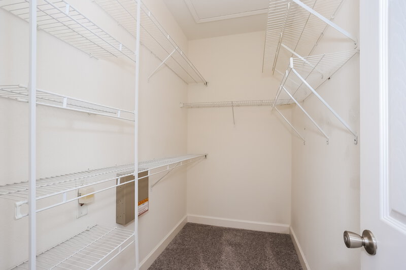 0/Mo, 4205 Via Piedra Cir. Sarasota, FL 34233 Walk In Closet View