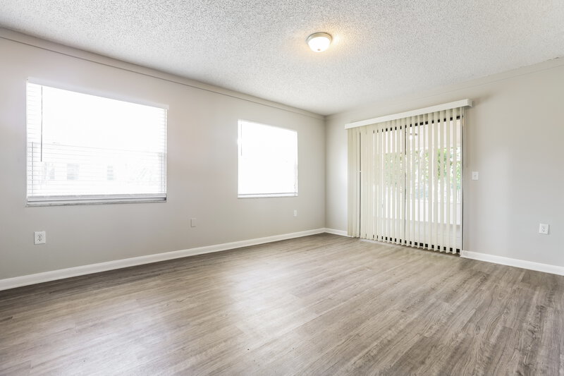 2,085/Mo, 5090 Olivia Rd Venice, FL 34293 Living Room View 4