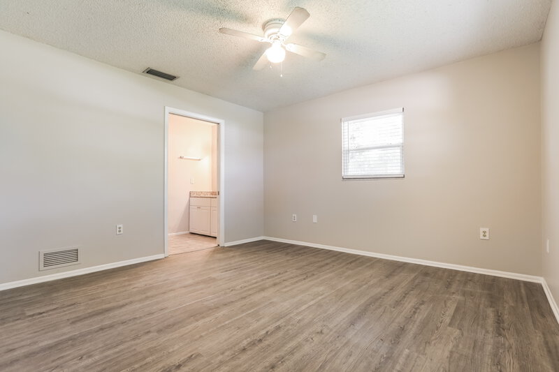 2,085/Mo, 5090 Olivia Rd Venice, FL 34293 Main Bedroom View 2