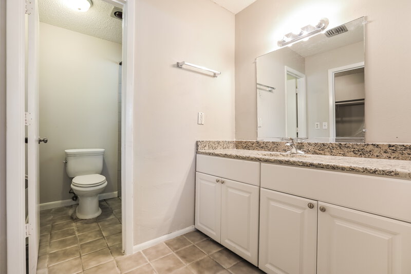 2,085/Mo, 5090 Olivia Rd Venice, FL 34293 Main Bathroom View