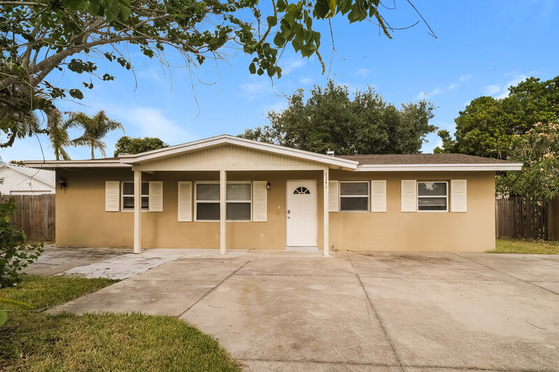 1,745/Mo, 4346 Tufts Ave Fort Myers, FL 33901 External View