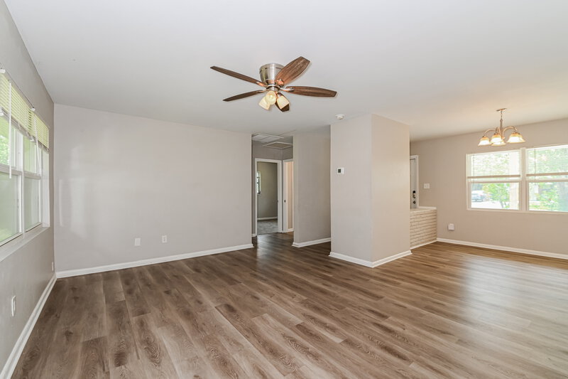 1,660/Mo, 4346 Tufts Ave Fort Myers, FL 33901 Living Room View 2