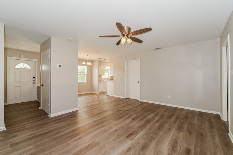 1,660/Mo, 4346 Tufts Ave Fort Myers, FL 33901 Living Room View 3