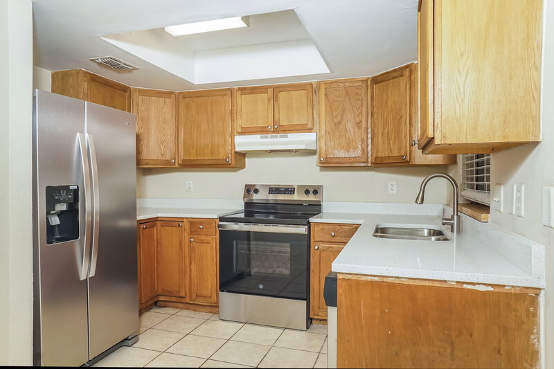 1,940/Mo, 2264 Silver Maple Ct Sarasota, FL 34234 Kitchen View