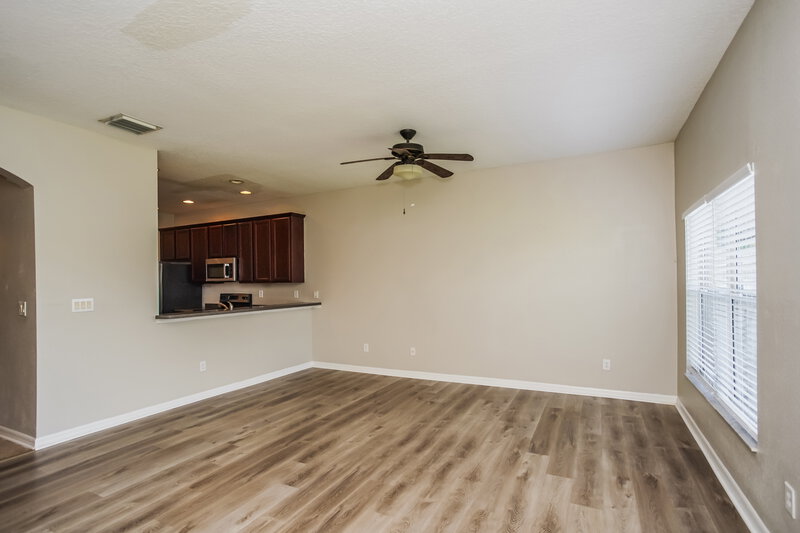 2,130/Mo, 11510 84TH CIR E Unit 102 Parrish, FL 34219 Living Room View