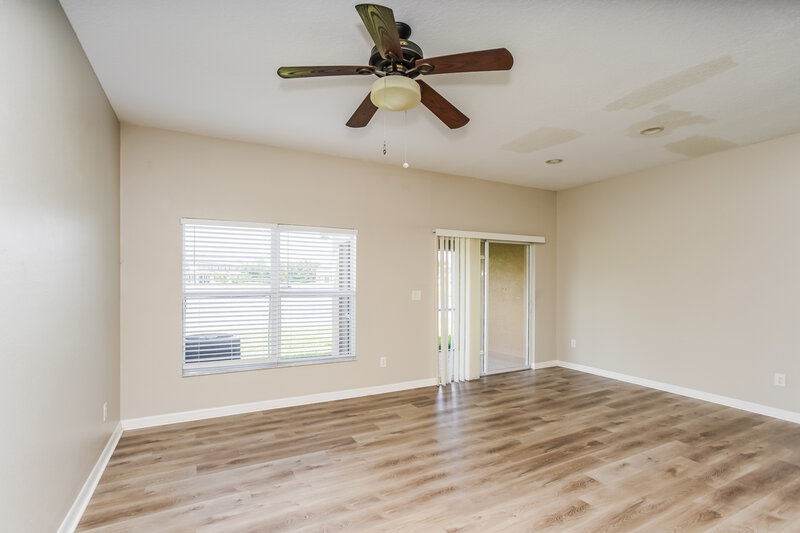 2,130/Mo, 11510 84TH CIR E Unit 102 Parrish, FL 34219 Living Room View 2