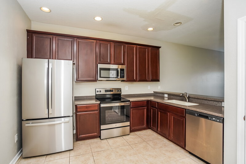 2,130/Mo, 11510 84TH CIR E Unit 102 Parrish, FL 34219 Kitchen View