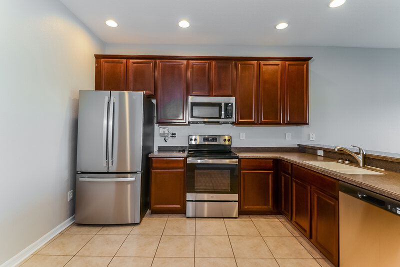 2,525/Mo, 11510 84TH CIR E Unit 102 Parrish, FL 34219 Kitchen View 2