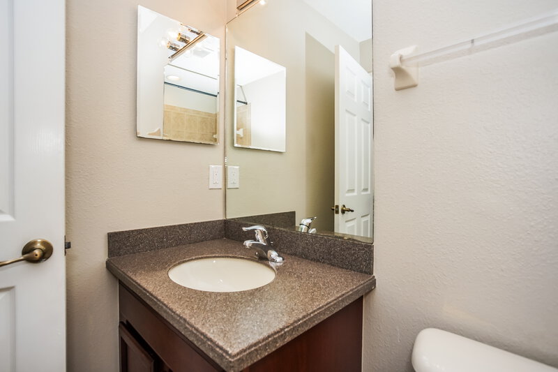 2,130/Mo, 11510 84TH CIR E Unit 102 Parrish, FL 34219 Bathroom View