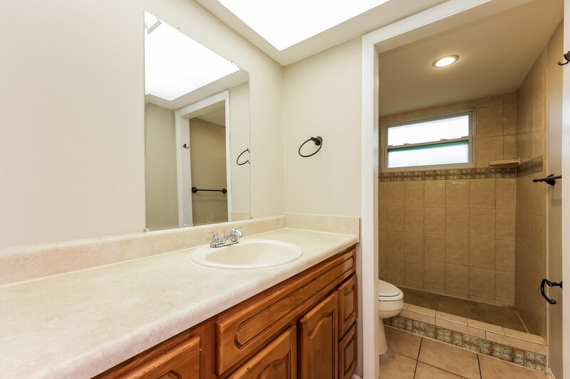 1,615/Mo, 2179 Alton Rd Port Charlotte, FL 33952 Main Bathroom View