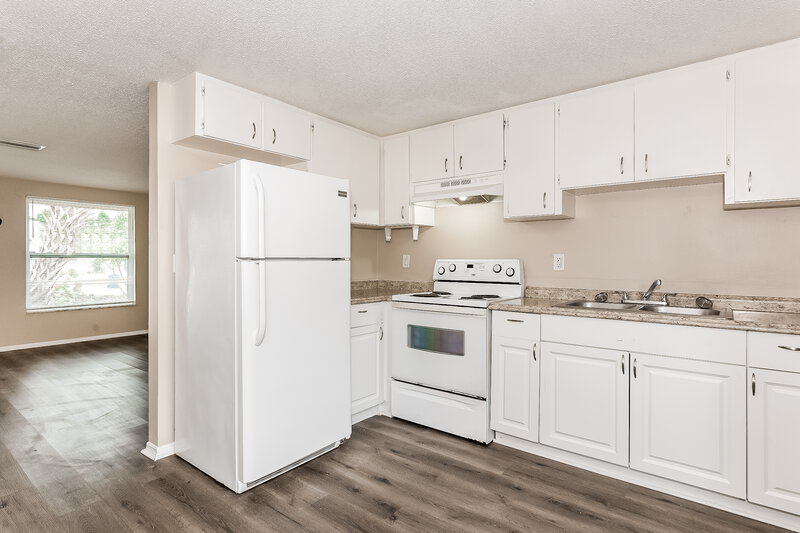 1,400/Mo, 430 Briarwood Rd Venice, FL 34293 Kitchen View