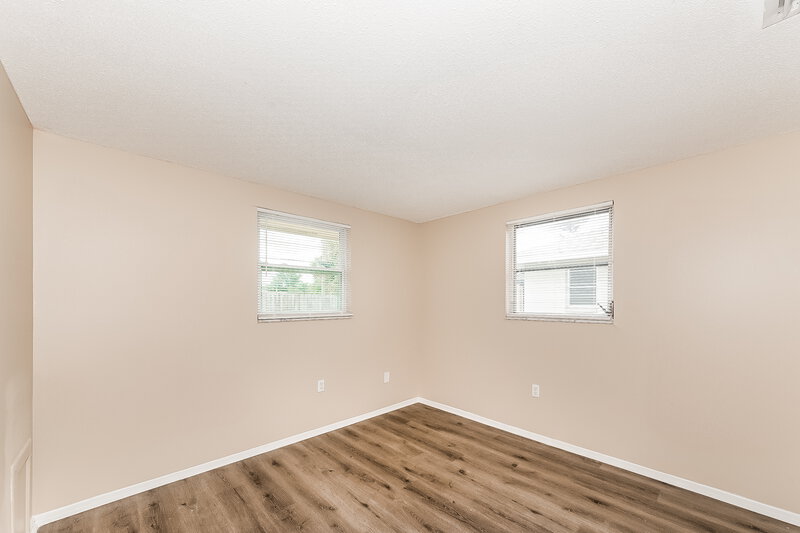 1,400/Mo, 430 Briarwood Rd Venice, FL 34293 Main Bedroom View
