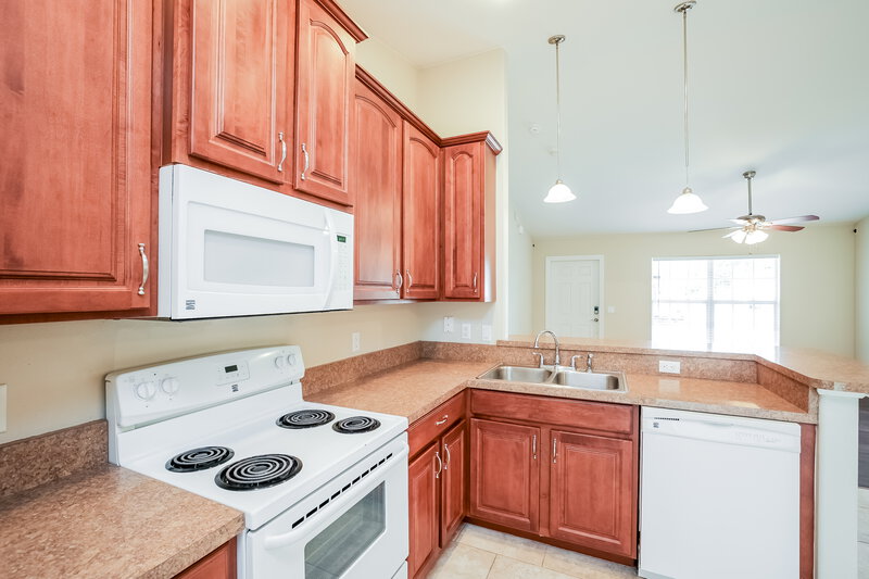 1,605/Mo, 3896 Ragen St North Port, FL 34287 Kitchen View 2