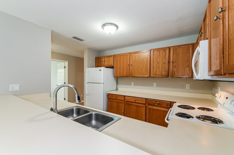 1,630/Mo, 736 Jack Ave S Lehigh Acres, FL 33973 Kitchen View 2